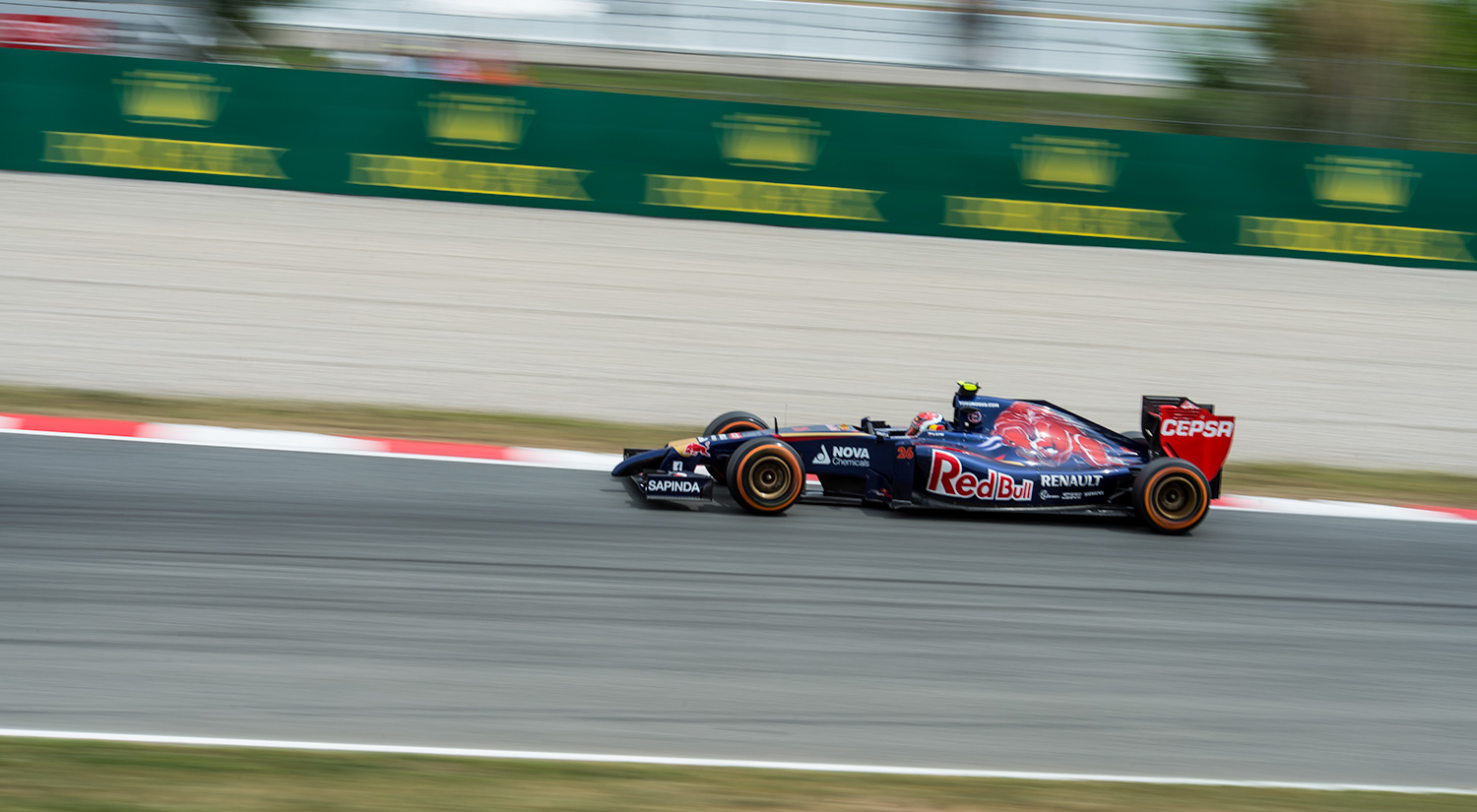 Daniil Kvyat - Toro Rosso,  Circuit de Catalunya, Barcelona, Spain, 2014