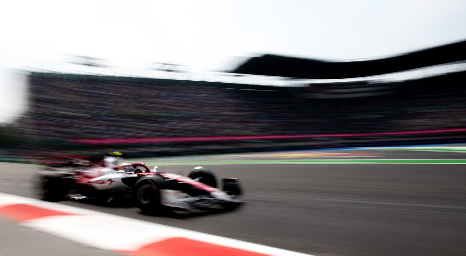 Zhou Guanyu - Alfa Romeo, Autodromo Hermanos Rodriguez, 2022